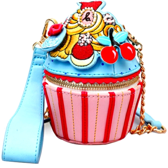 Nalas Fashion Boutique Handbags - New Cupcake Wristlet Bag